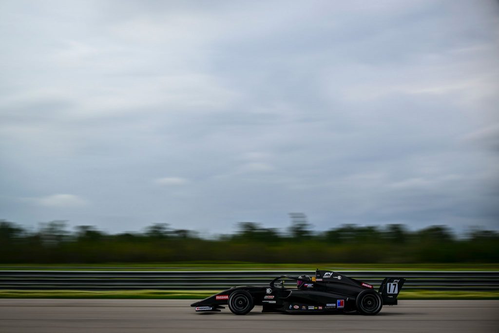 Clemente Huerta brilla con podio en su debut en la Fórmula 4 de EE.UU.