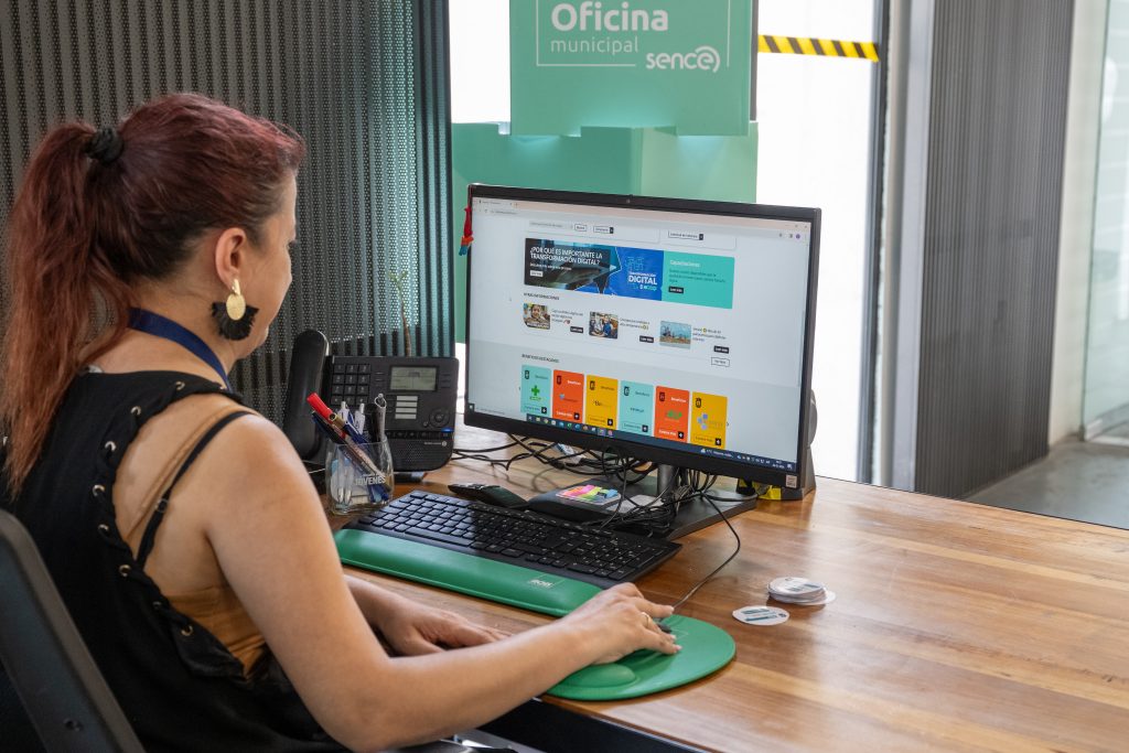 Providencia realizará la segunda versión de la feria laboral Mujeres que Inspiran: Conoce los detalles