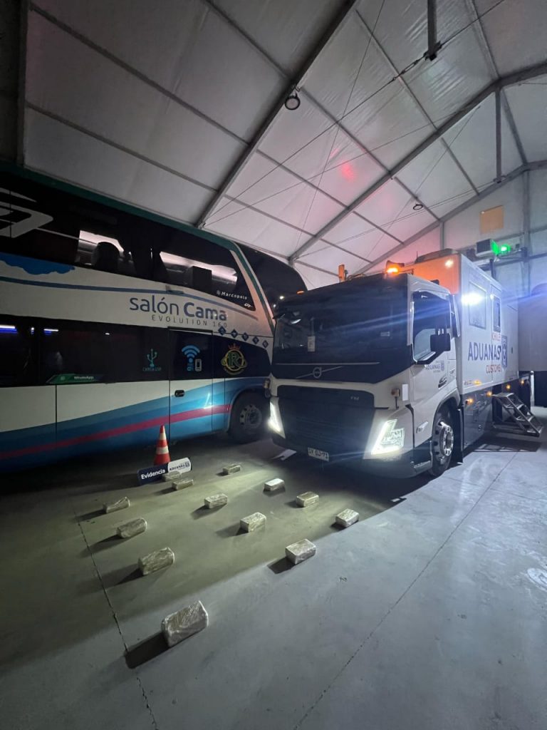 Camión escáner de Aduana detecta 26 kilos de pasta base en Colchane