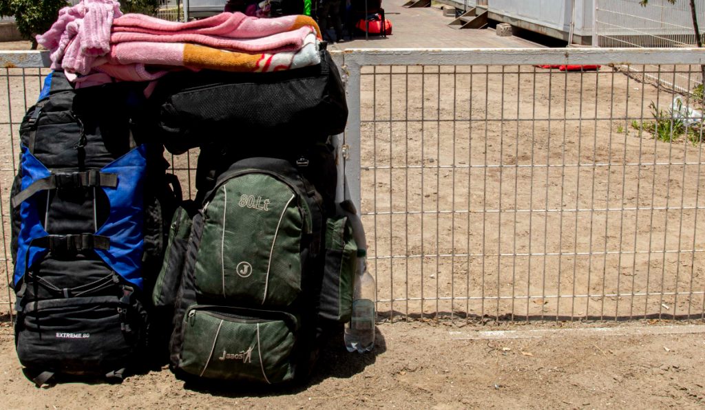 Centros de detención de inmigrantes alcanzan su capacidad máxima, según funcionario de ICE