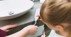Especialista entrega consejos para la higiene bucal de los niños en el regreso a clases