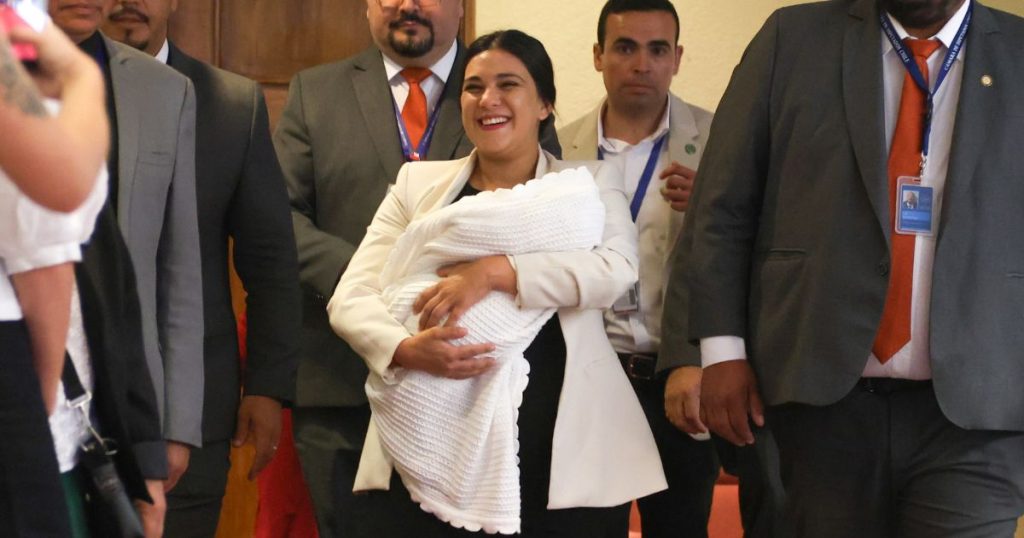 Cámara rechaza moción de censura contra Karol Cariola