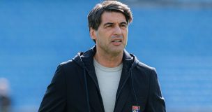 Técnico del Lyon es duramente sancionado por reacción contra árbitro en la Europa League