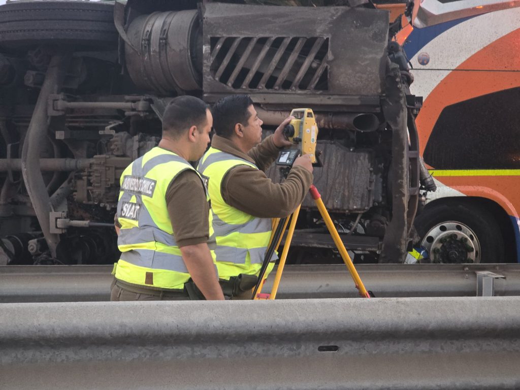 Autoridades entregan detalles del fatal choque entre cuatro buses en la Ruta 5 Norte