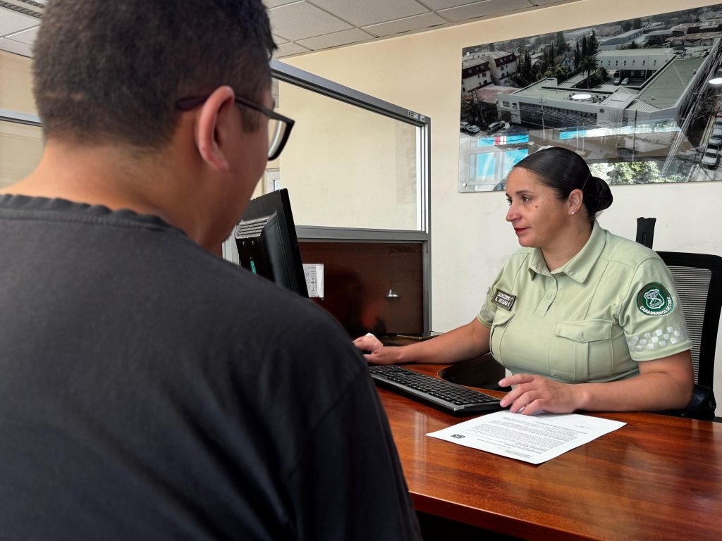 Carabineros abre convocatoria laboral para 31 puestos civiles en distintas regiones del país