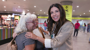 “Hola y Adiós” estrena con historias que emocionarán: pedidas de matrimonio, reencuentros y amores inesperados