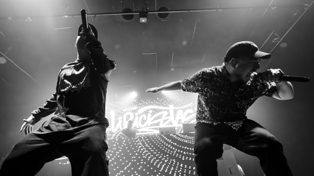 Liricistas lanza “Deja Vu & Friends (En Vivo)” y lleva su rap a otro nivel