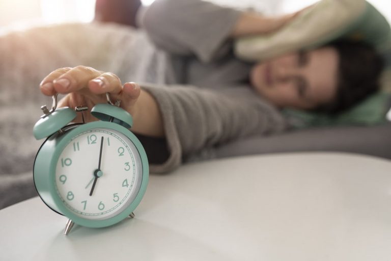 Cambio de hora: expertos entregan recomendaciones para adaptarse