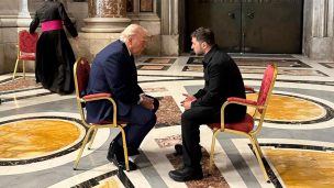 Trump y Zelenski se reúnen en Roma en medio de tensiones sobre el futuro de la guerra en Ucrania