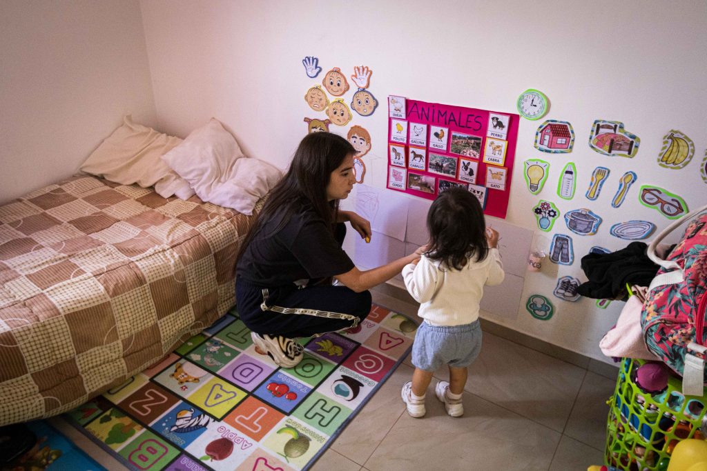 Niños aprenden jugando: la importancia de los juegos infantiles en la educación