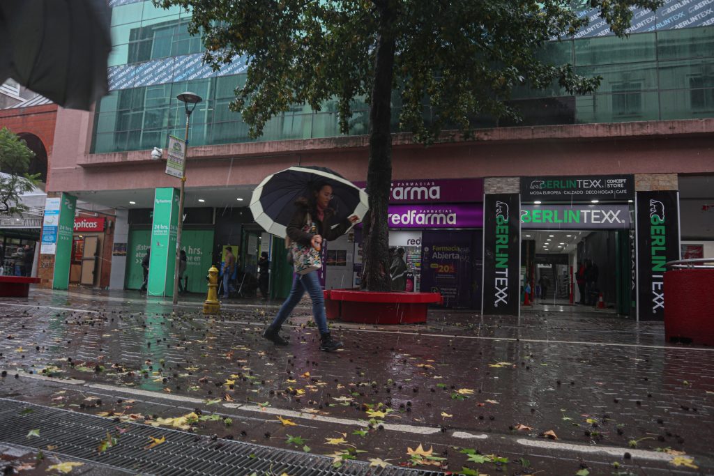 DMC emite alerta por sistema frontal en el Centro-Sur
