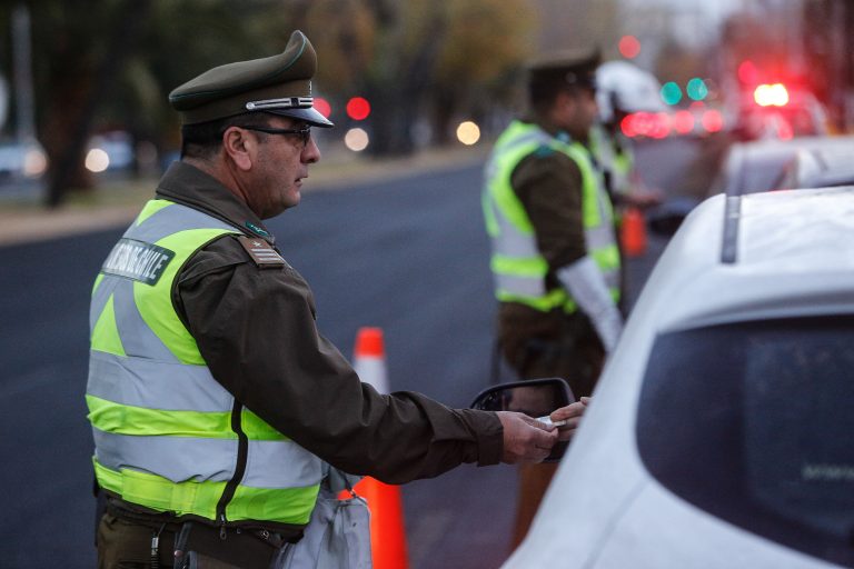 Restricción vehicular 2026: revisa las patentes que no podrán circulan este lunes en la Región Metropolitana