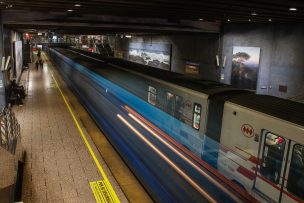 Metro de Santiago reporta retraso en frecuencia de Línea 1