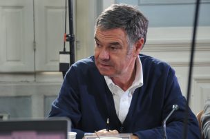 “No puede grabar acá”: Increpan a Ossandón y lo hacen salir de galería en Meiggs