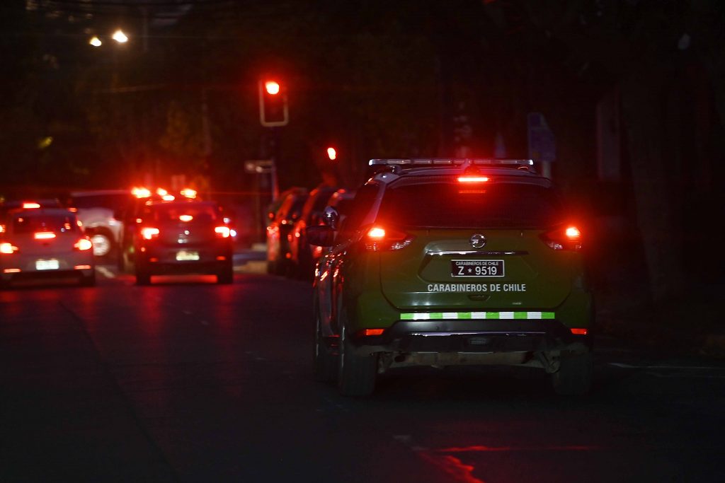 Colisión en Renca deja a dos Carabineros heridos durante operativo policial