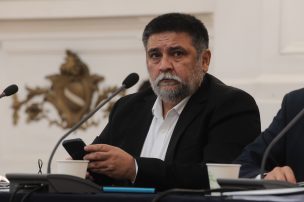 Jefe de gabinete de Boric declara en comisión por casa de Allende: “No recibí información sobre inhabilidades”
