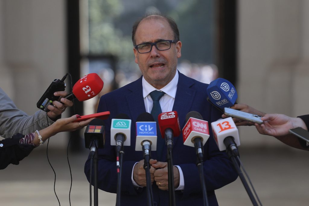 Alberto Undurraga declina su candidatura presidencial por falta de apoyo interno