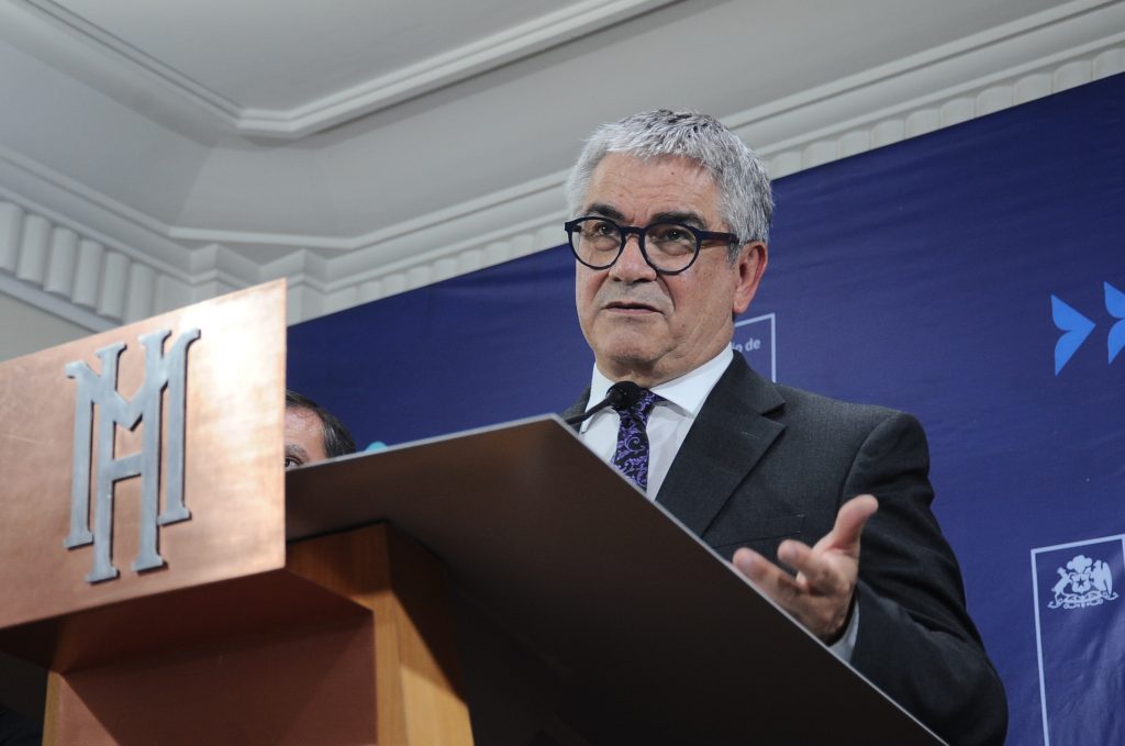Ministro Mario Marcel descarta conflicto de interés tras revelar relación con Carolina Tohá
