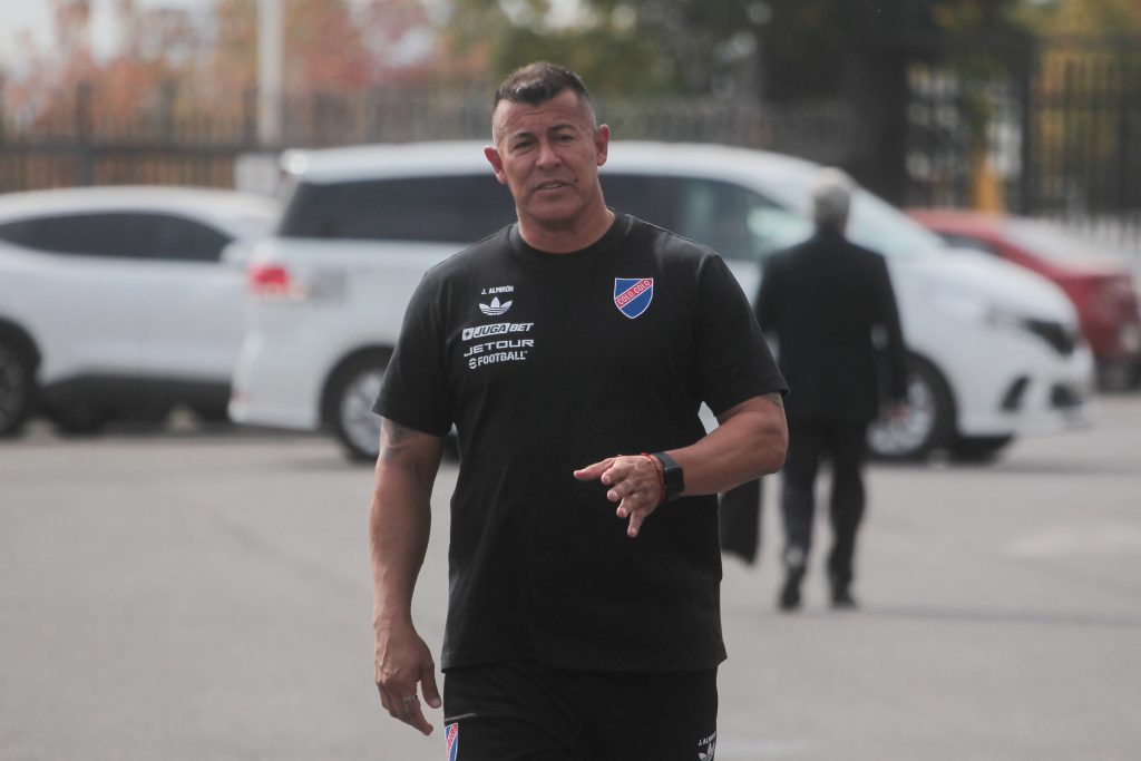 Fin de ciclo: Almirón deja Colo Colo y ya hay candidatos para reemplazarlo