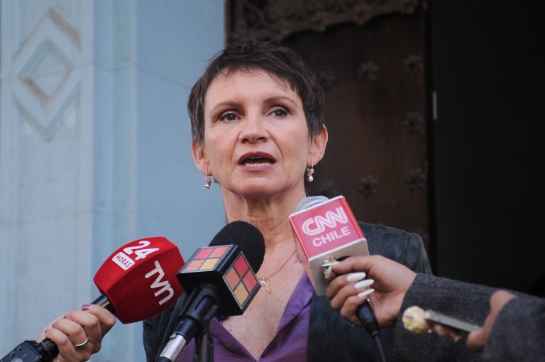 Tohá responde a ministro Arrau por plan de seguridad: 