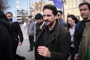 Militantes del PS entregan apoyo a Gonzalo Winter pese a decisión oficial del partido
