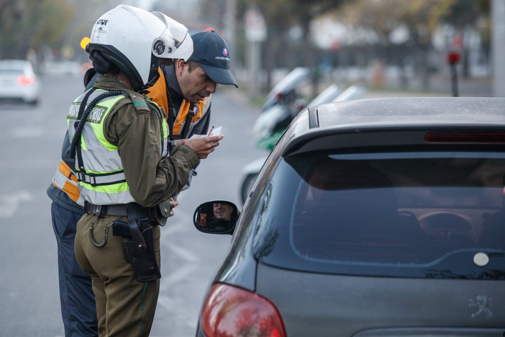 Revisa las patentes que tienen restricción vehicular este lunes 12 de mayo