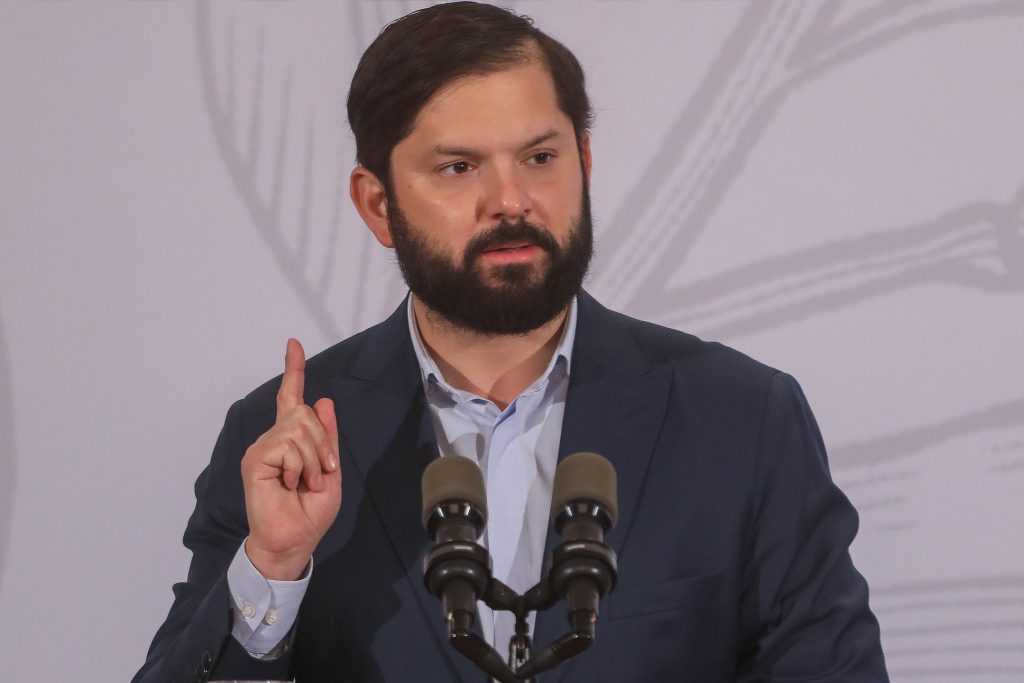 Cadem: Ciudadanos desaprueban mayoritariamente la gestión del Presidente Boric