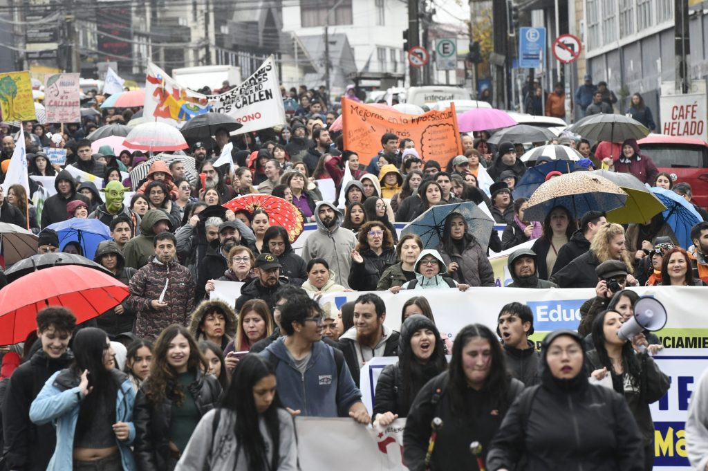 Colegio de Profesores convoca paro nacional docente de 48 horas y exige respuestas al Mineduc