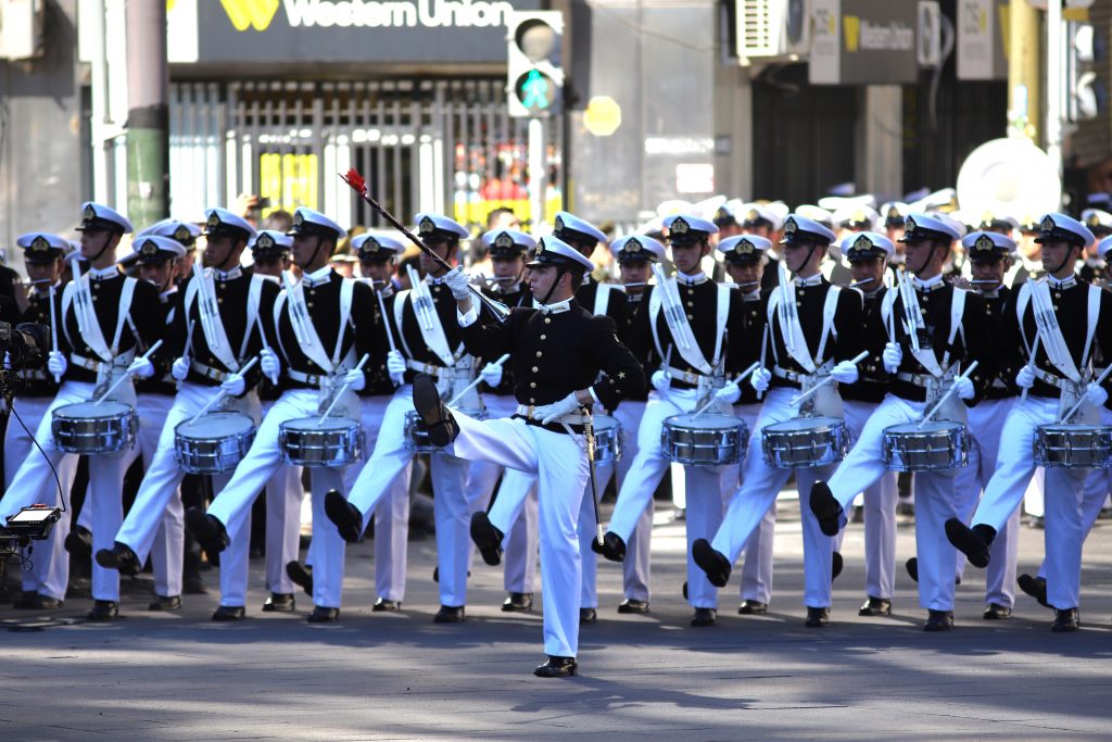 Glorias Navales 2025: Armada rindió honores a los Héroes de Iquique y Punta Gruesa con tradicional desfile en Valparaíso