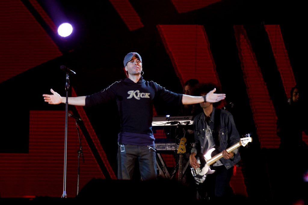 Enrique Iglesias cumple 50 años: Una carrera de éxitos y discreción