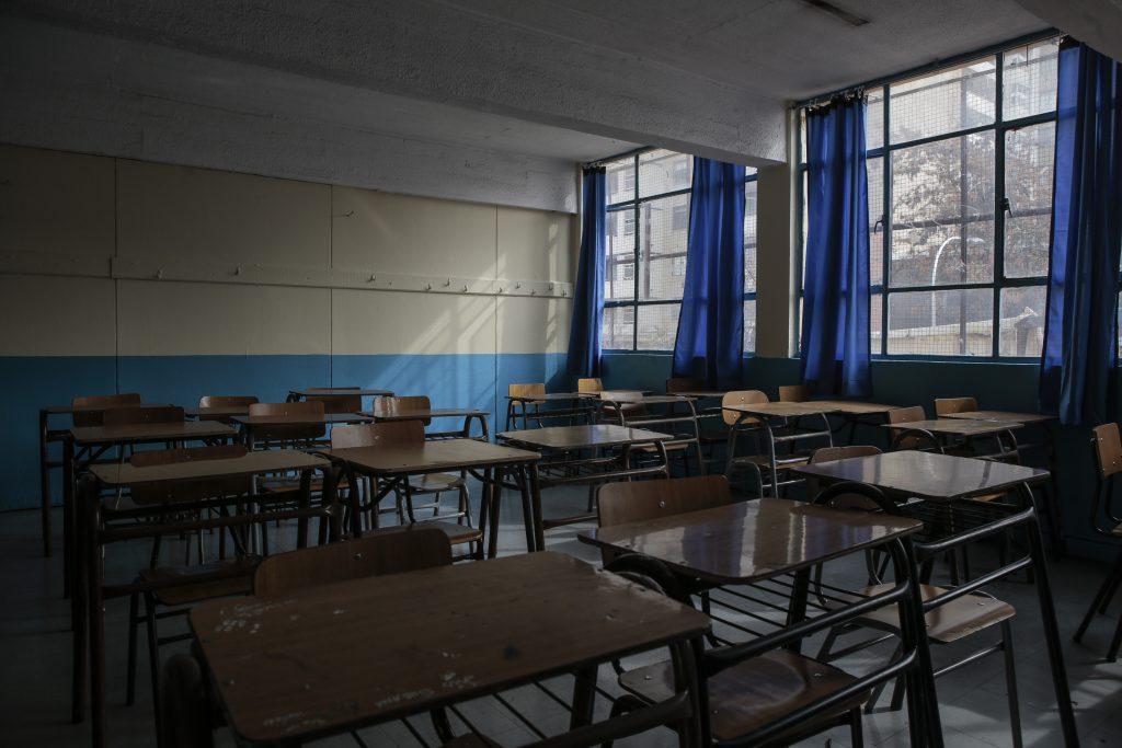 Taltal: Alumno hiere a psicólogo con cuchillo en medio de atención escolar
