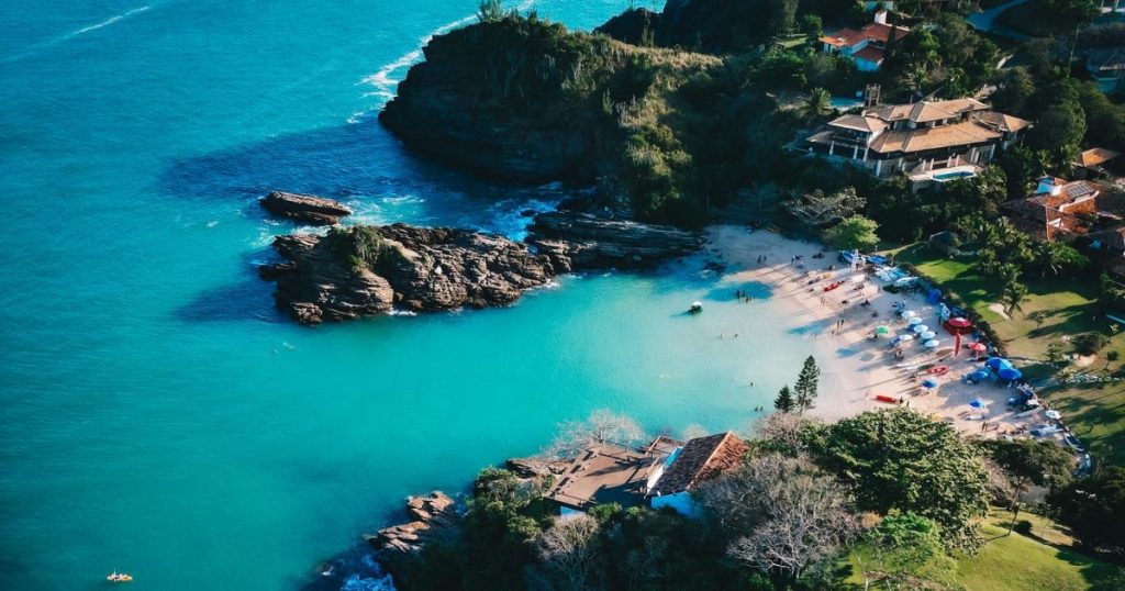 Aruba vs. Búzios: ¿Dónde ir según el tipo de viajero que eres?