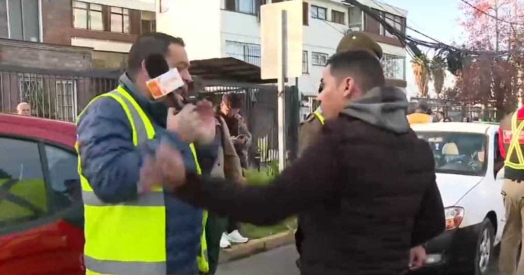 Tenso momento en CHV: Agreden a notero en vivo por supuesto “chiste” en medio de fiscalización