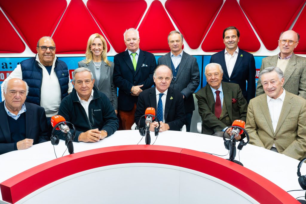 Histórico reencuentro en Radio Agricultura: exdirectores visitan la emisora tras años de trayectoria
