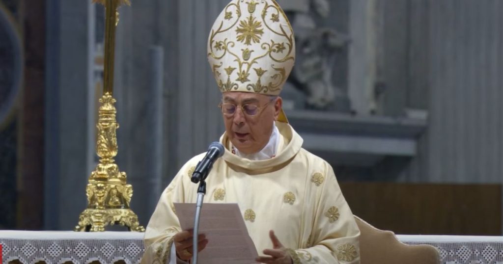 Quién es Dominique Mamberti: el cardenal que gritará “Habemus papam” y que trabajó en Chile