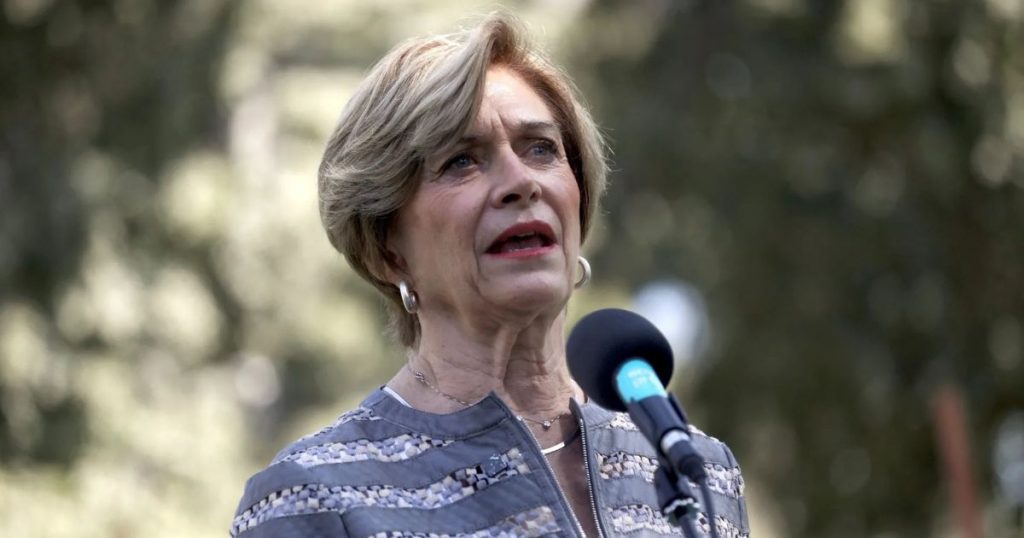 Evelyn Matthei defiende diferencias sobre la Comisión por la Paz: “Son legítimas”