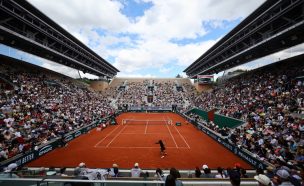 Jugador español explota tras caer en Roland Garros: “A veces parece un circo”