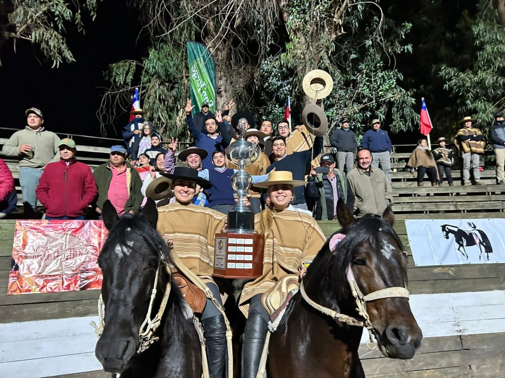 Camila Espinoza y Catalina Olguín se adjudicaron el XIII Campeonato Nacional de Rodeo Femenino en San Vicente