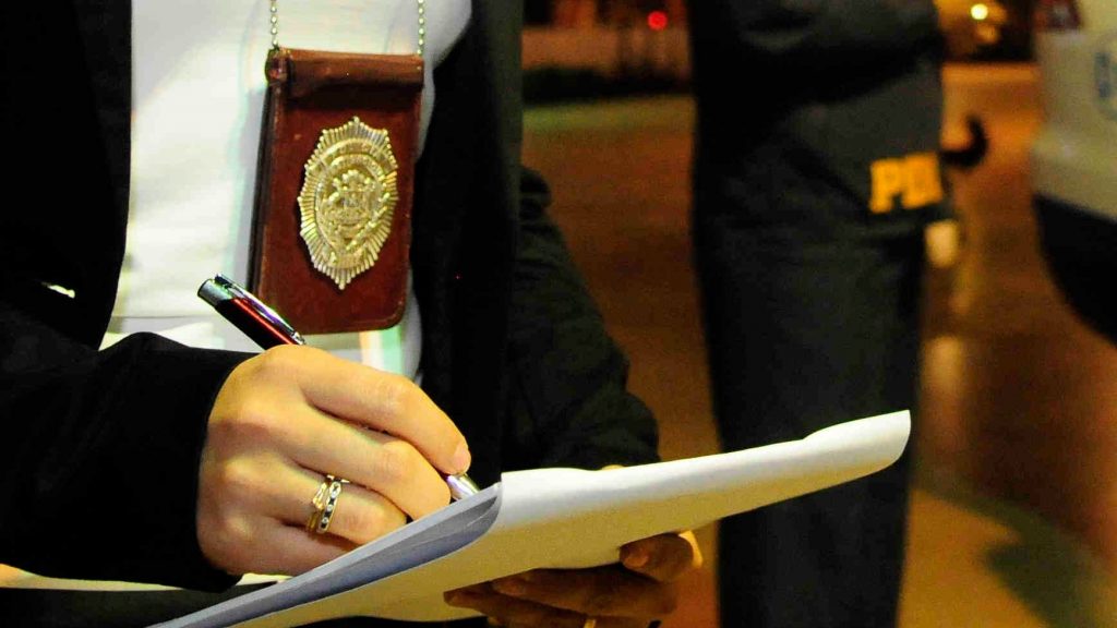 PDI Arica detuvo a prófugo de la justicia: se le imputan delitos de violación, abuso y usurpación de identidad