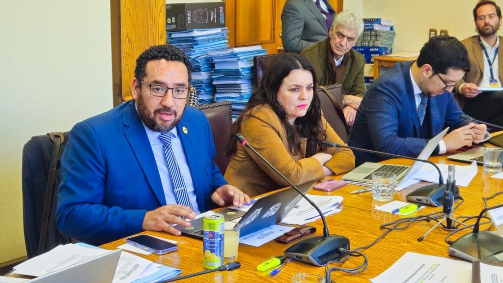Mineduc ingresa indicaciones a proyecto de ley para fortalecer el SAE