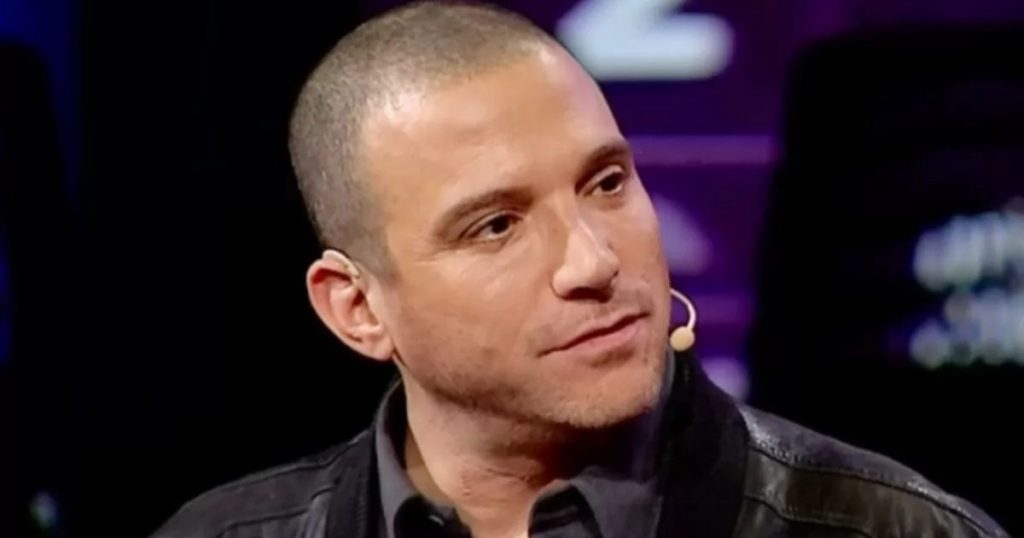 Julian Elfenbein rompe el silencio sobre su incierto futuro en CHV: 