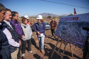 Gobierno refuerza plan de invierno con retiro de basura en el Río Mapocho