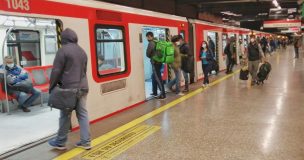 Metro de Santiago normaliza servicio en Línea 4 tras interrupción