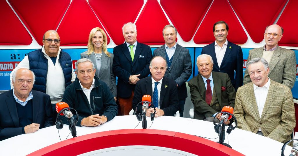 Histórico reencuentro en Radio Agricultura: exdirectores visitan la emisora tras años de trayectoria