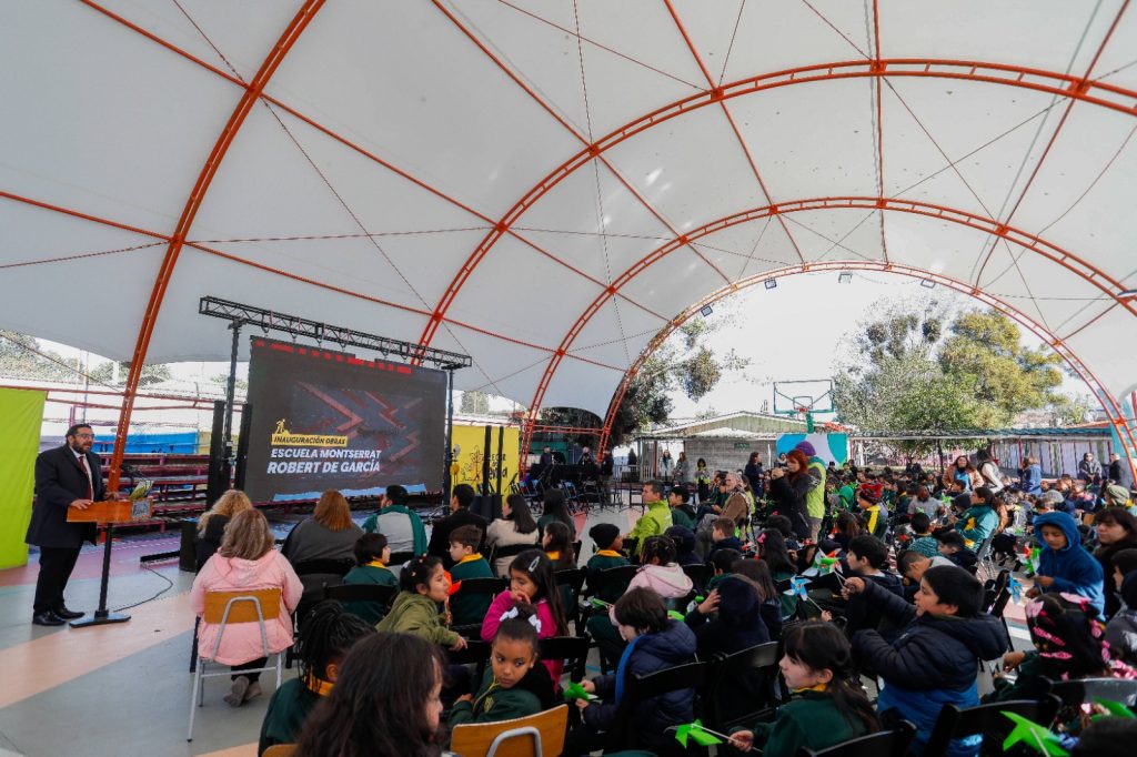 Mineduc y Renca inauguran obras de remodelación por $485 millones en la escuela más antigua de la comuna
