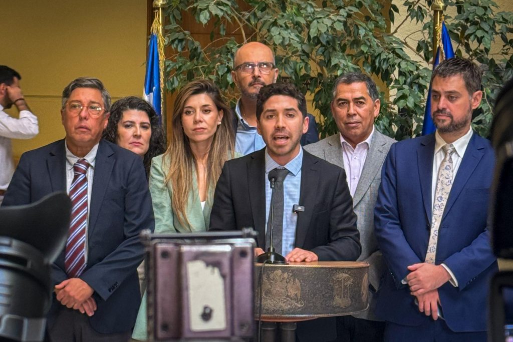 Diputados PS emplazan al Gobierno para dar urgencia a proyectos 
