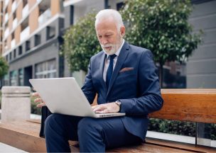 Experto llama a erradicar la discriminación etaria en el empleo: “Chile debe avanzar”