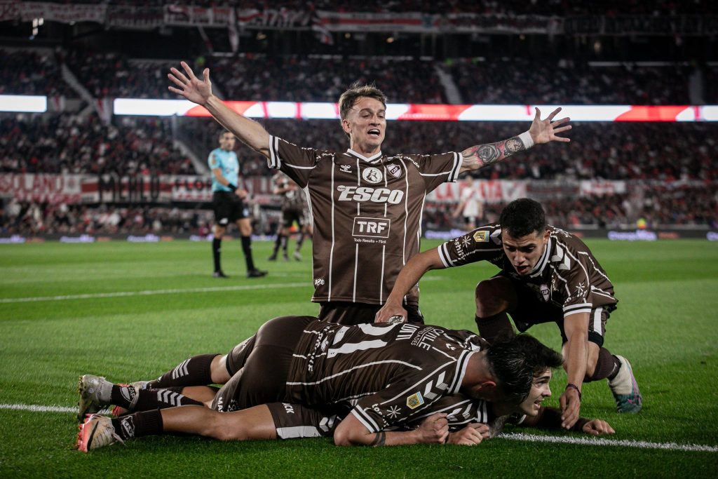 Platense logra la épica y elimina a River del torneo argentino