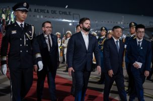 Presidente Boric aterriza en Beijing para iniciar visita de trabajo en China