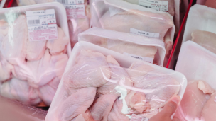 ¿Dejaste la comida fuera para el otro día? Estos son los tiempos clave para evitar riesgos